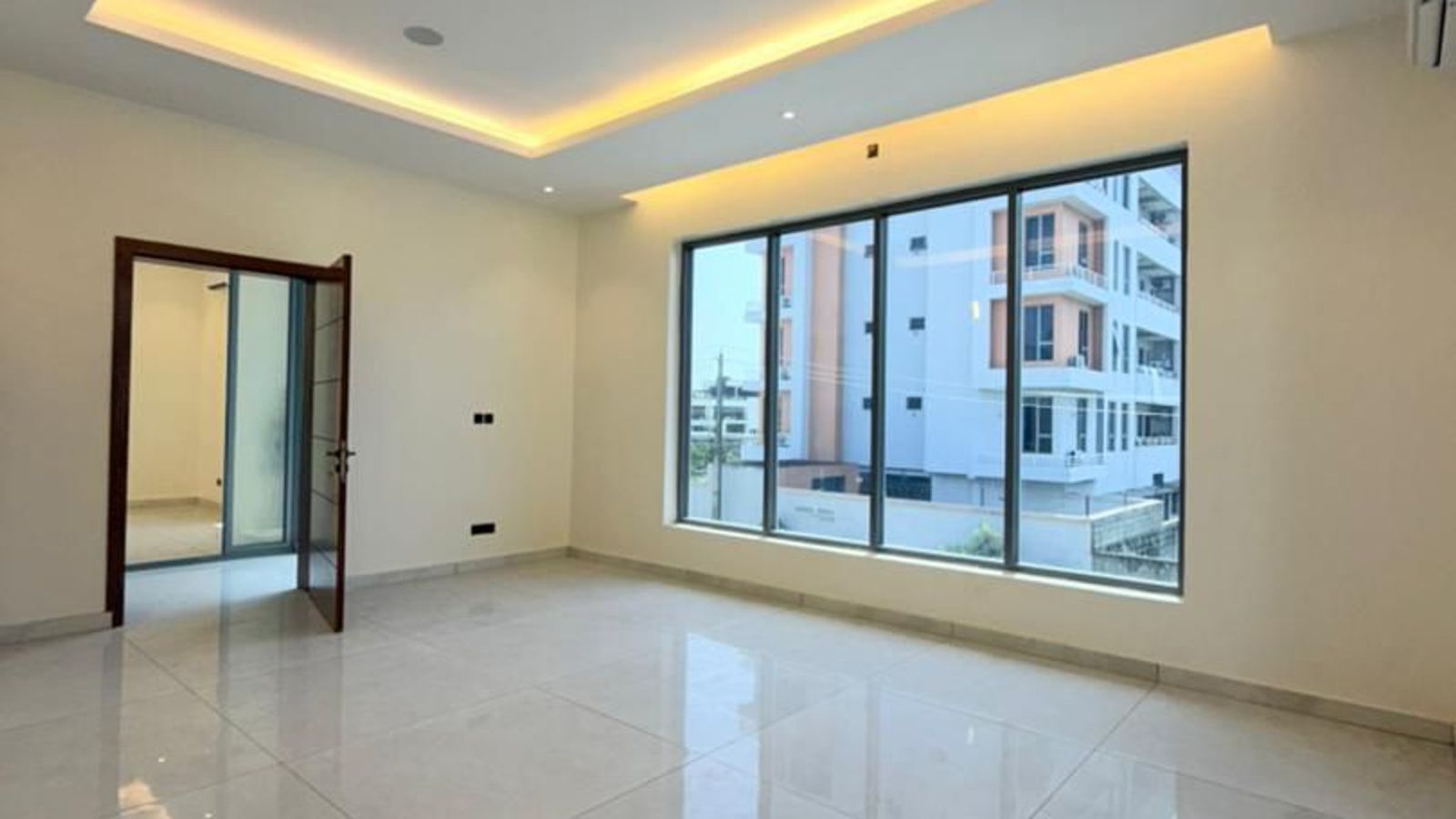 5 Bedroom Fully Detached Duplex