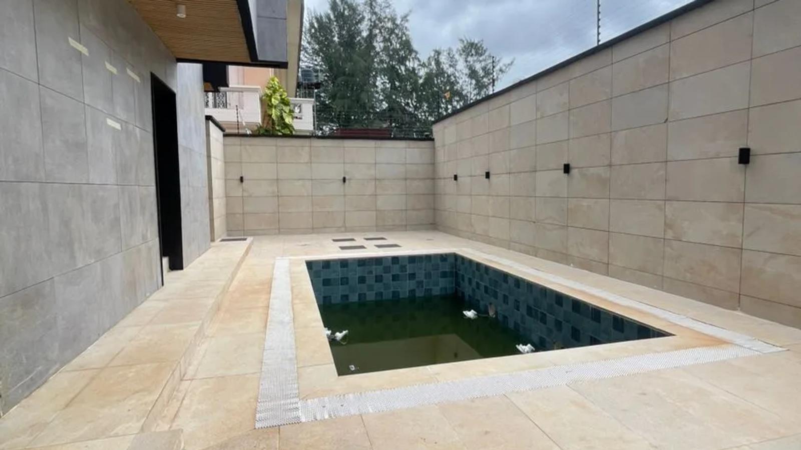 5 Bedroom Fully Detached Duplex