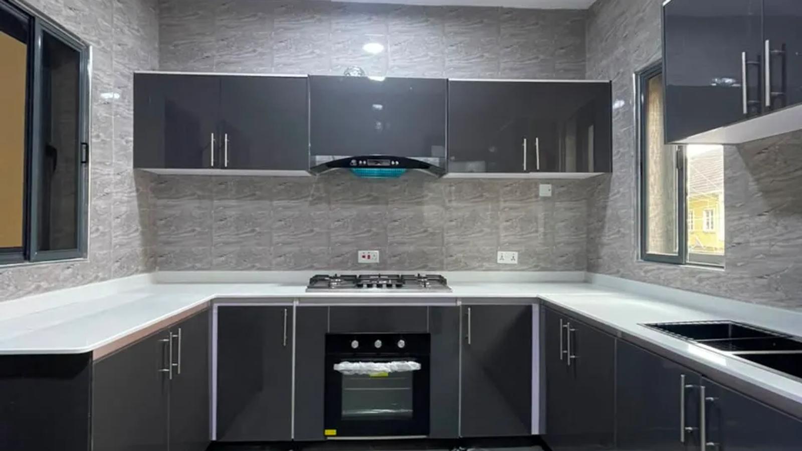 4 BEDROOM TERRACE WITH BQ
