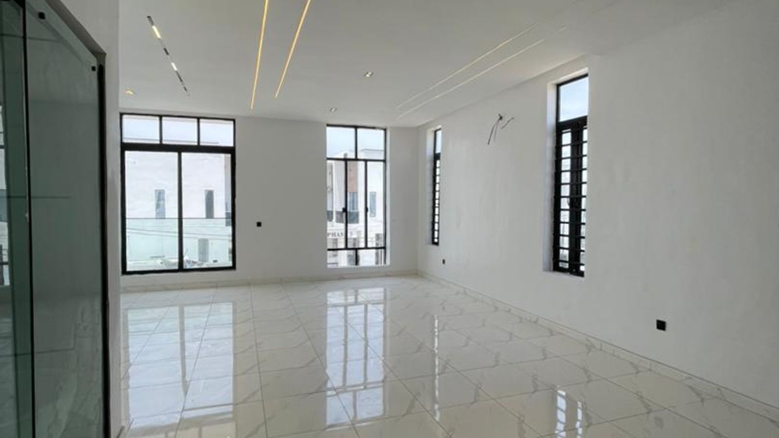 5 Bedroom Fully Detached Duplex