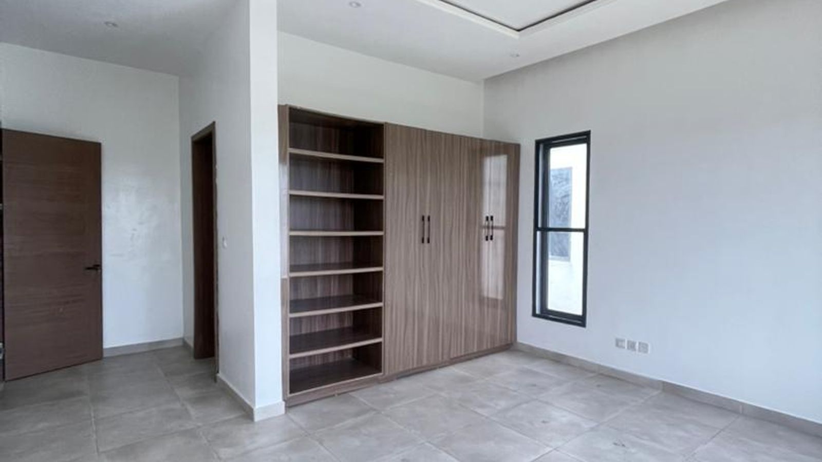 5 Bedroom Fully Detached Duplex