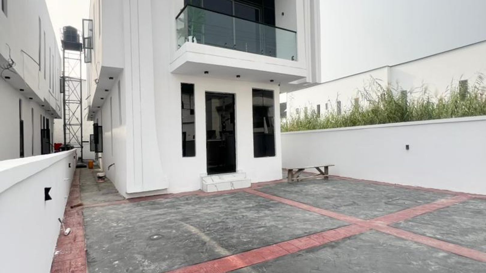 5 Bedroom Fully Detached Duplex