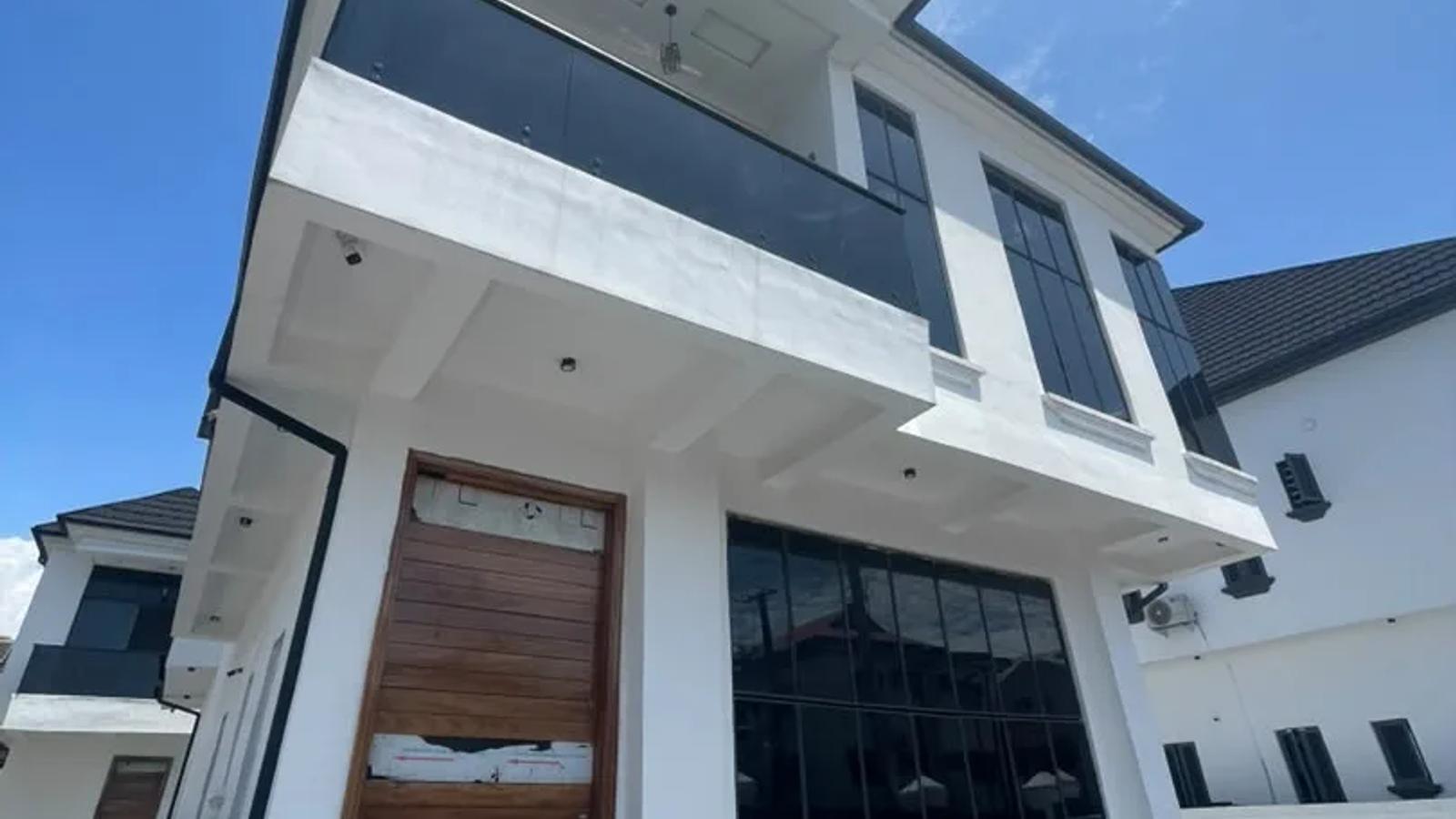 5 Bedroom Fully Detached Duplex