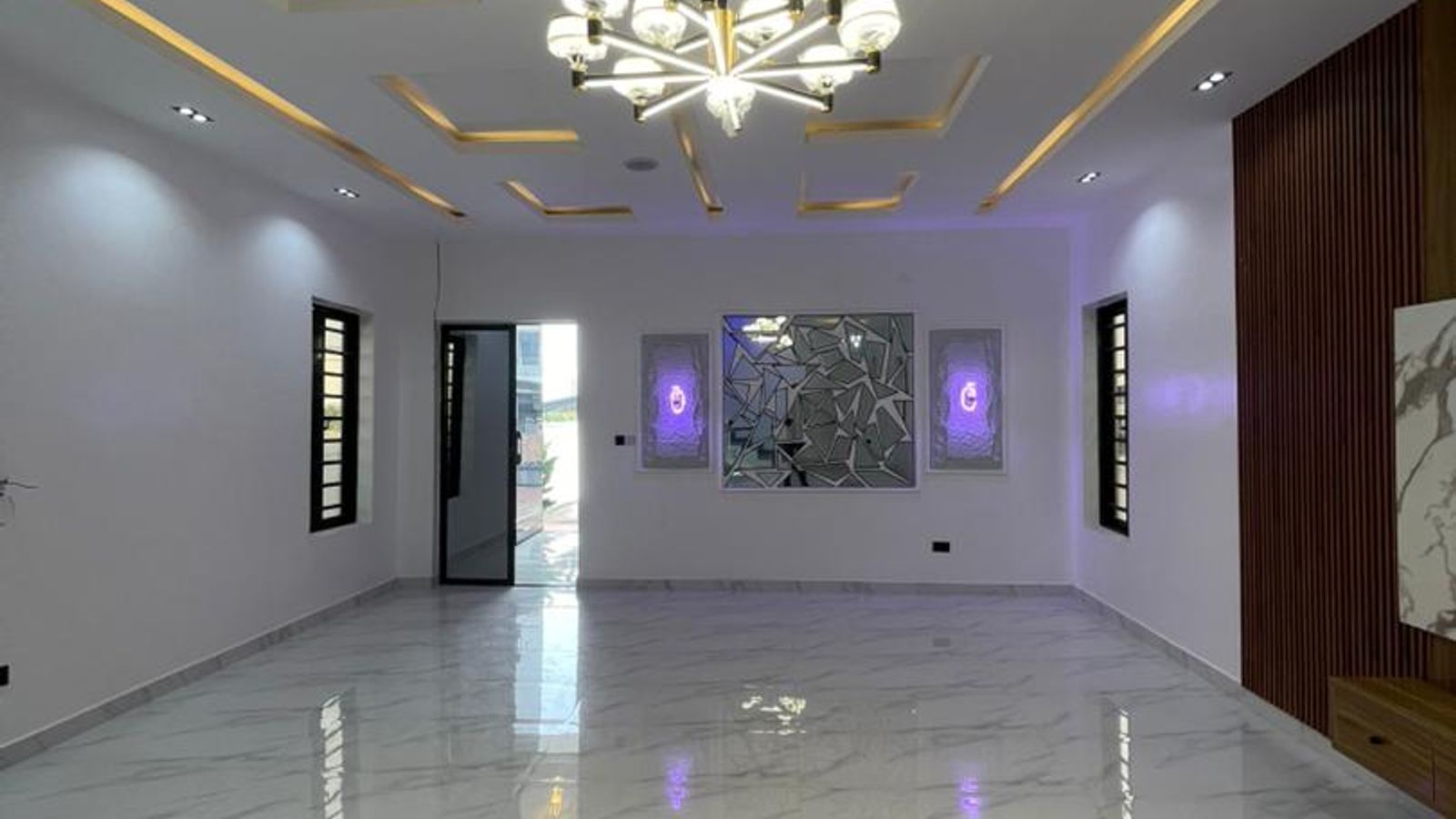 5 Bedroom Fully Detached Duplex