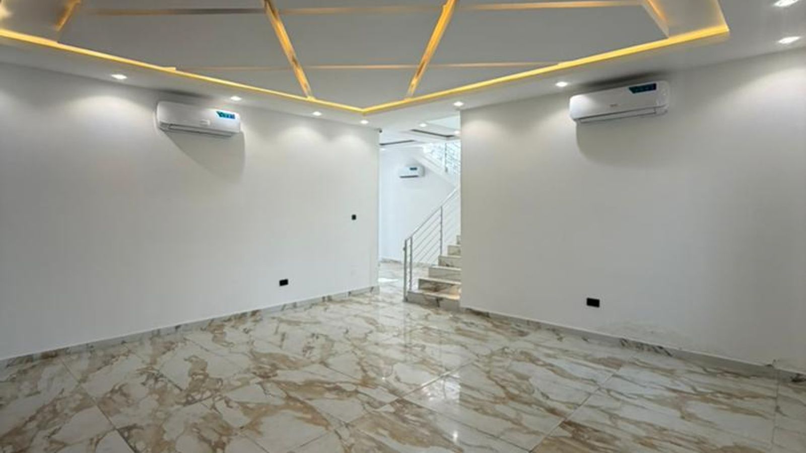 5 Bedroom Fully Detached Duplex