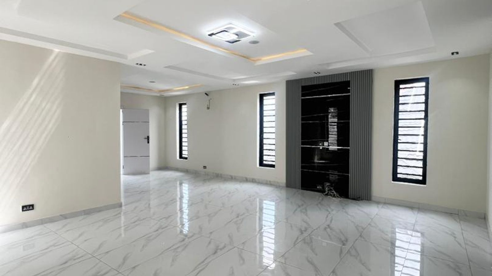 5 Bedroom Fully Detached Duplex