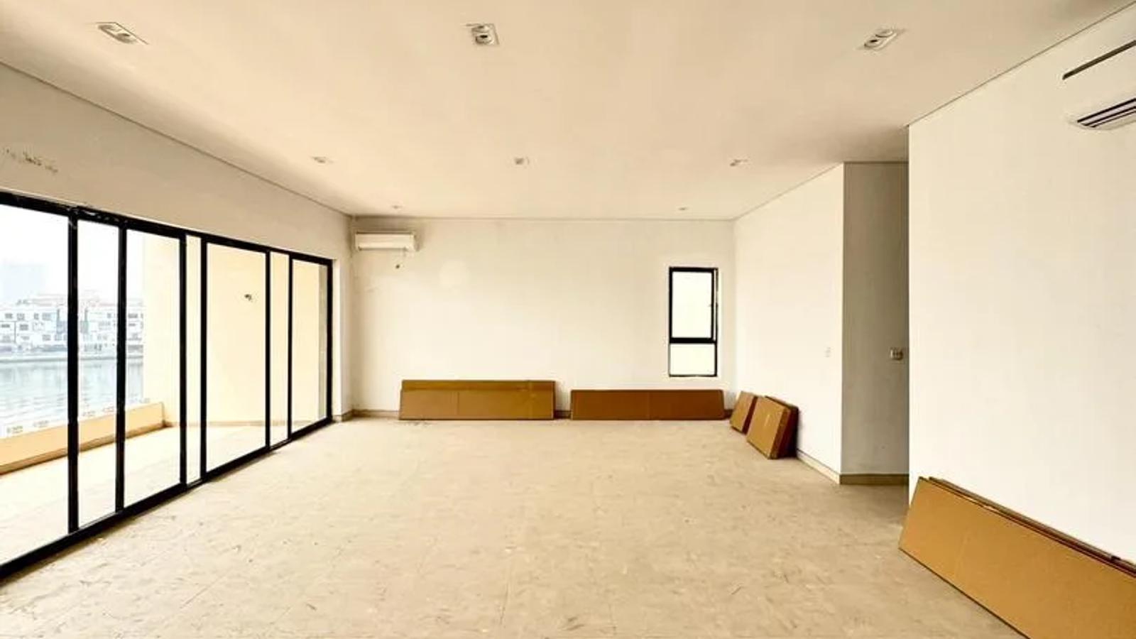 6 Bedroom Fully Detached Duplex