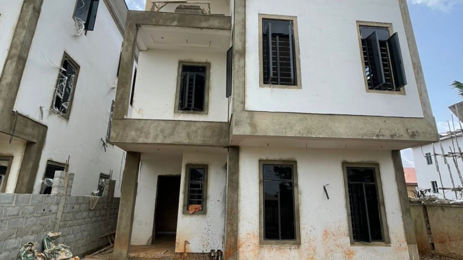 7 Bedroom Fully Detached Dupex