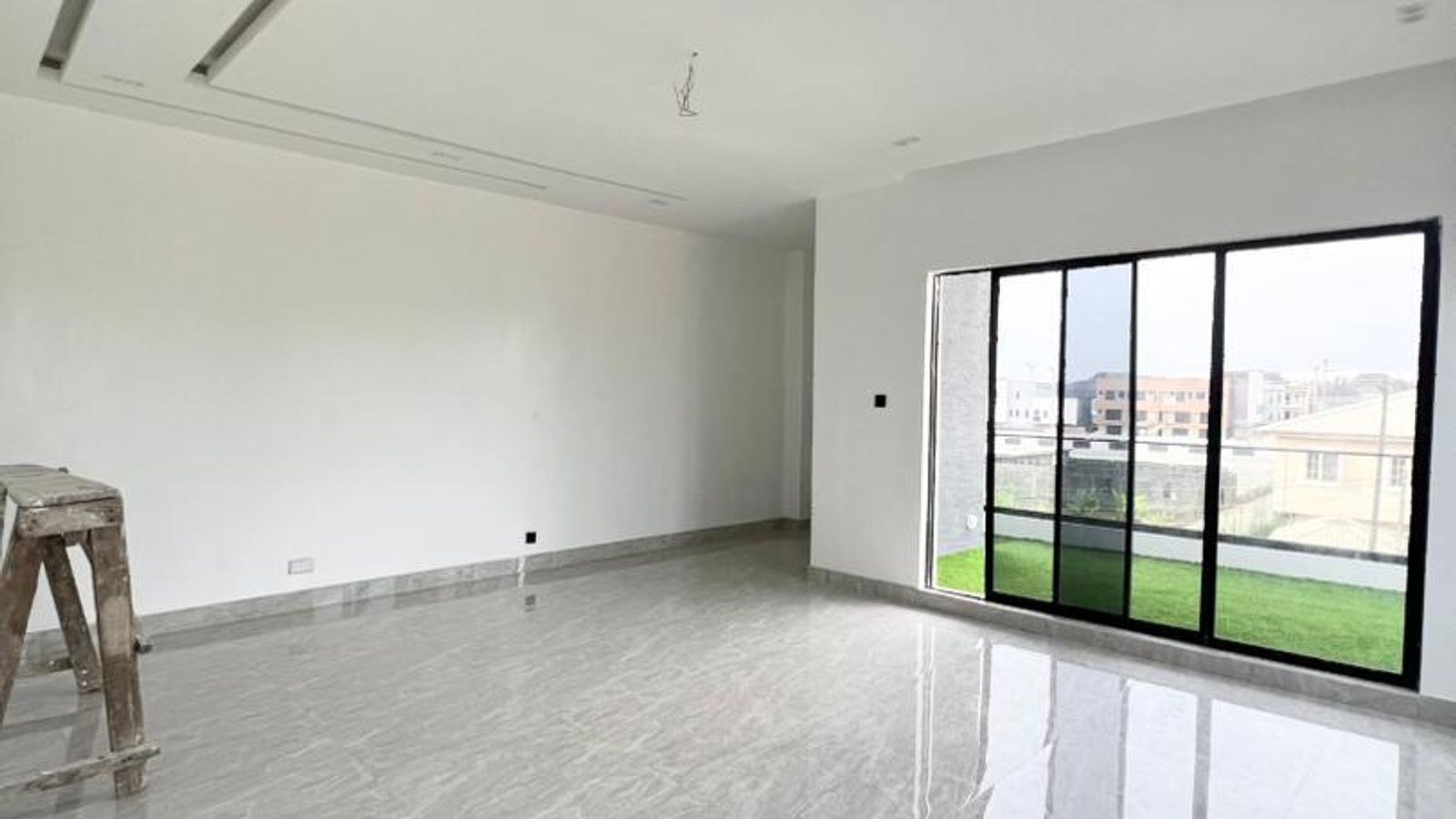 5 Bedroom Fully Detached Duplex