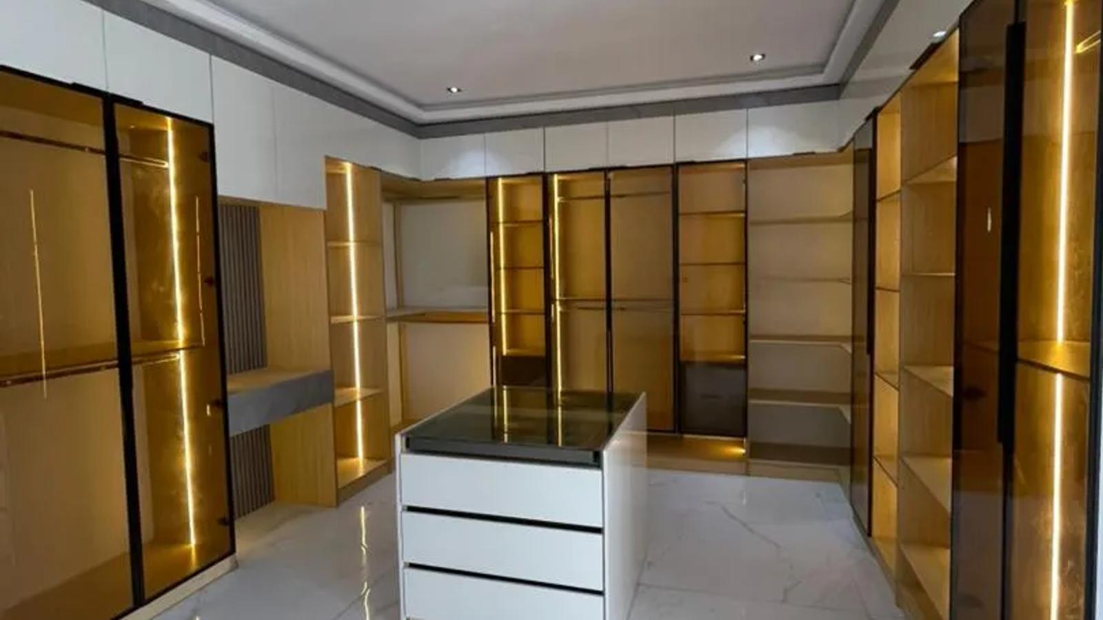 7 Bedroom Fully Detached Duplex