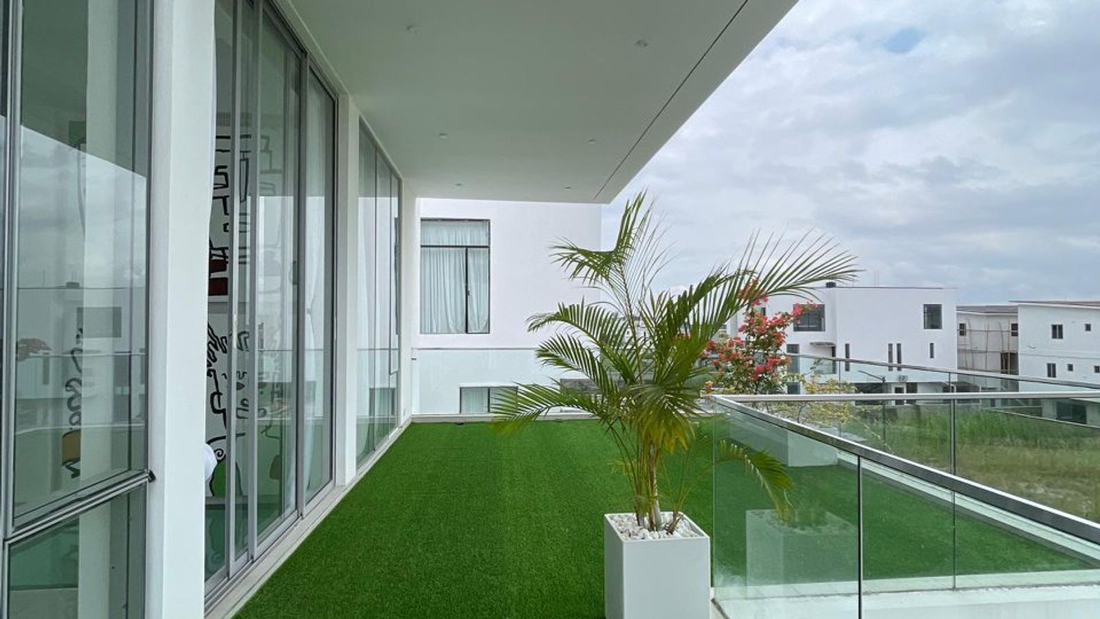 5 Bedroom Fully Detached Duplex