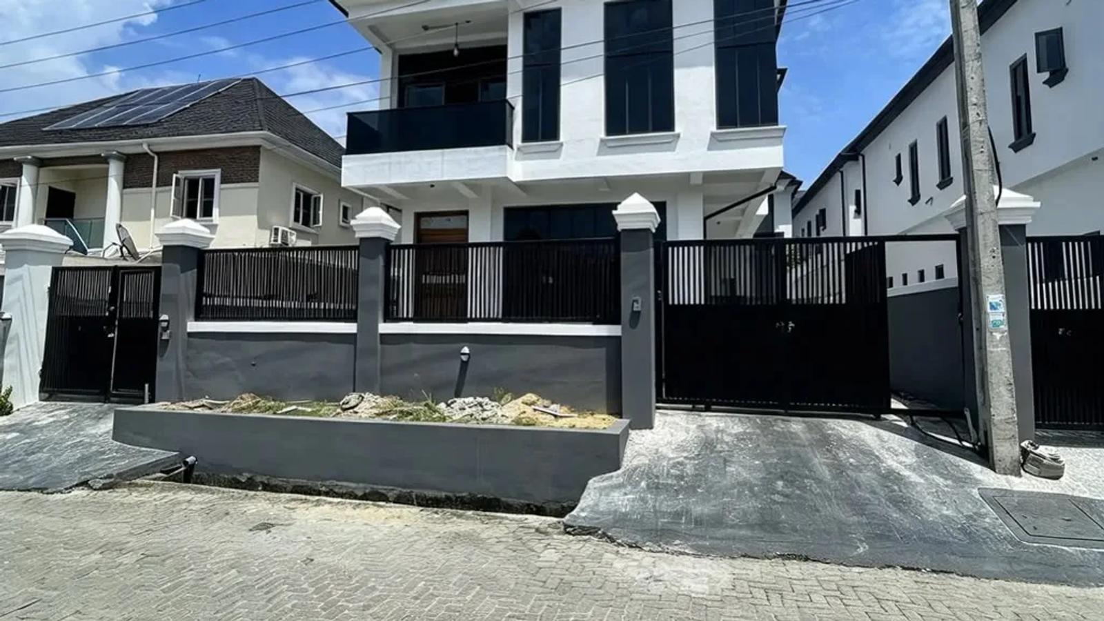 5 Bedroom Fully Detached Duplex