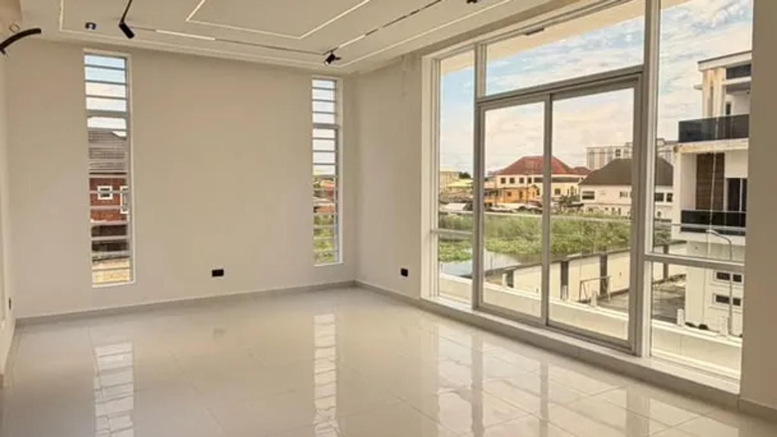 5 Bedroom Fully Detached Duplex