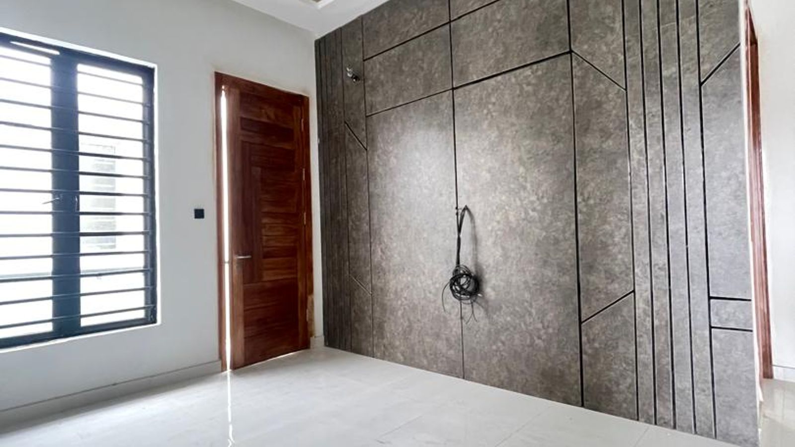 6 Bedroom Fully Detached Duplex
