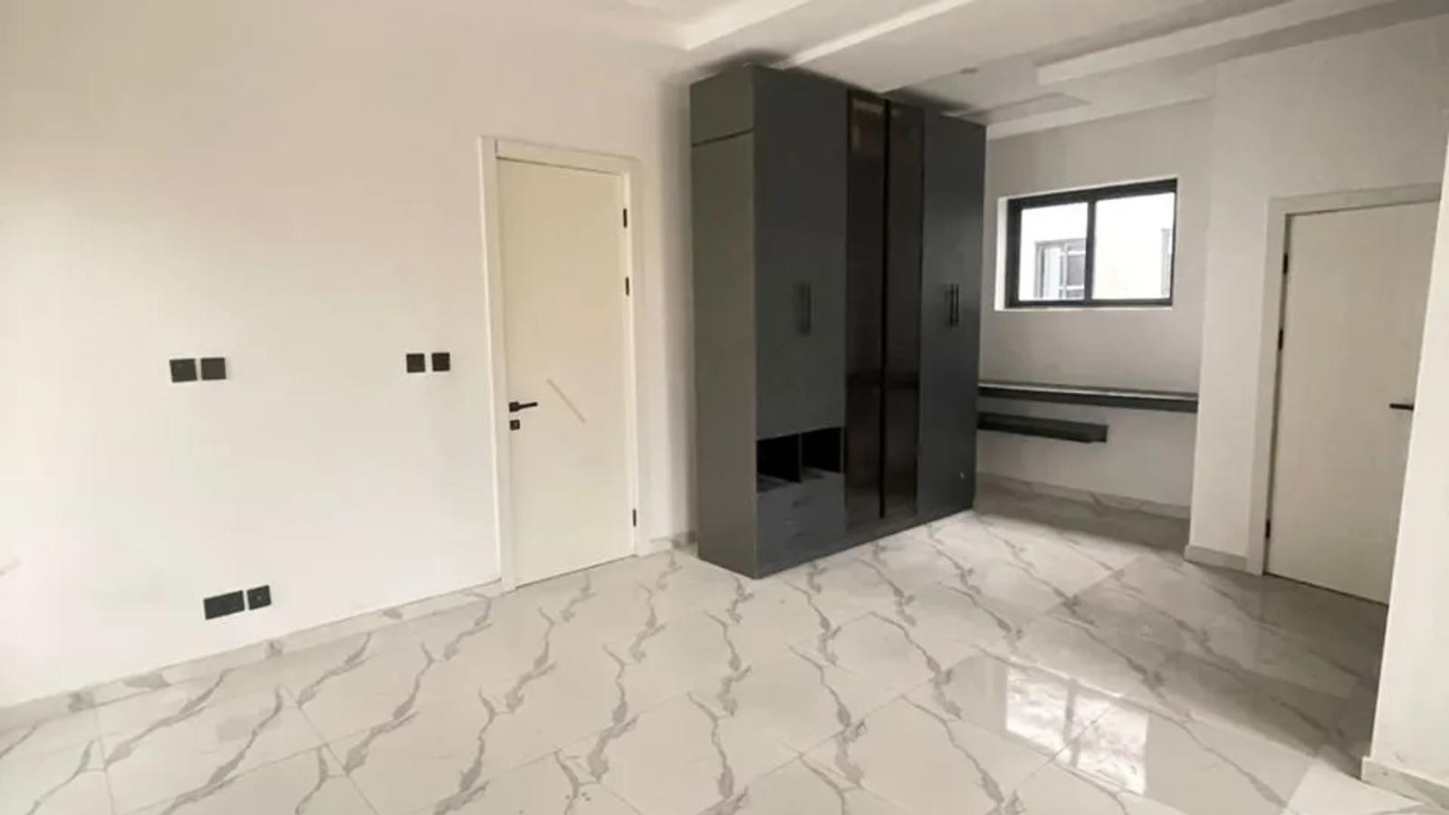 4 Bedroom Fully Detached Duplex
