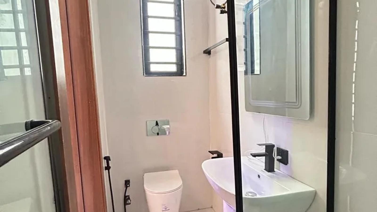 5 Bedroom Fully Detached Duplex