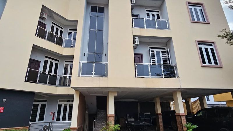 3 Bedroom Apartment