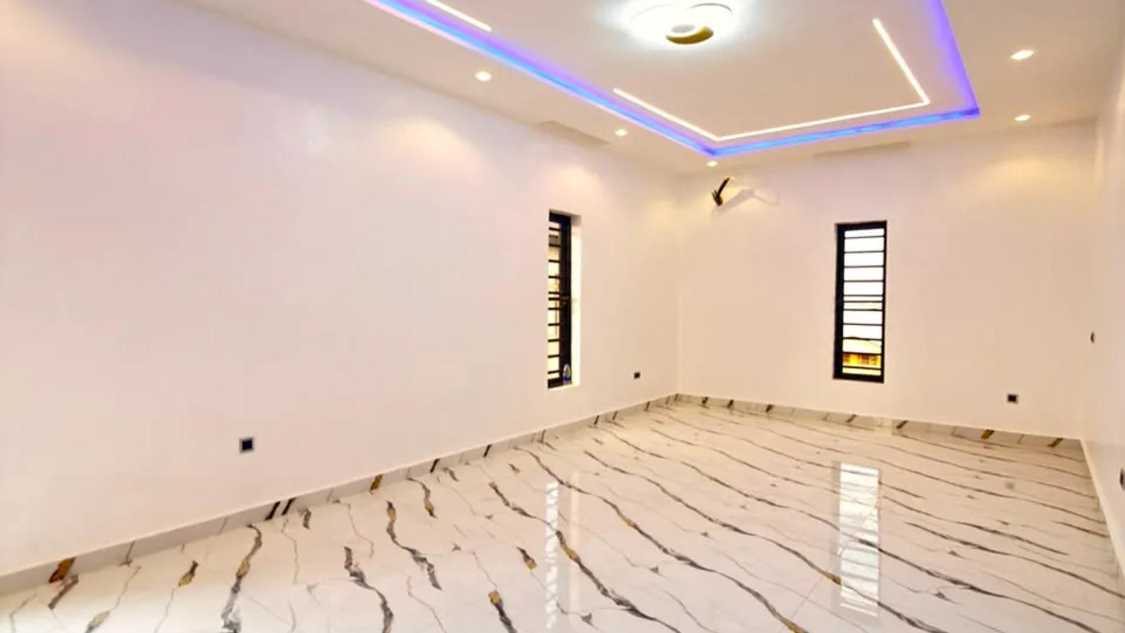 5 Bedroom Fully Detached Duplex
