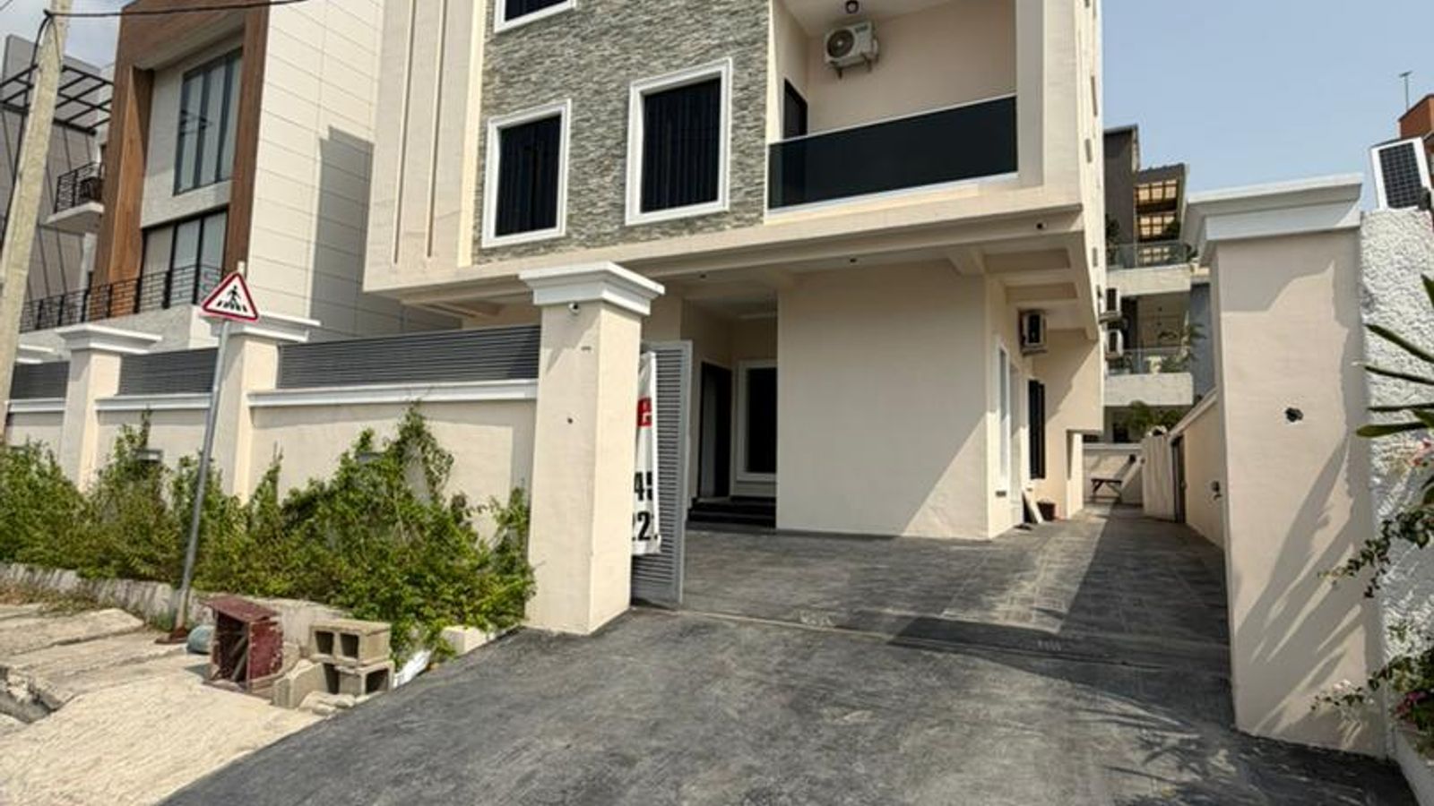 5 Bedroom Fully Detached Duplex