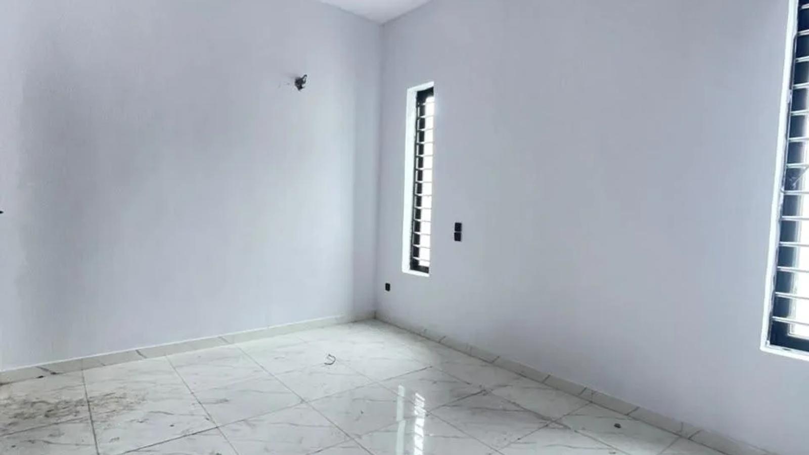 5 Bedroom Fully Detached Duplex
