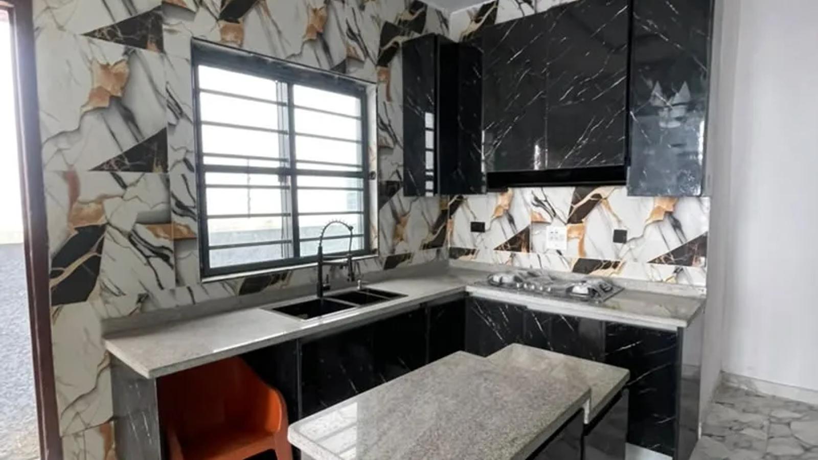 4 BEDROOM SEMI-DETACHED DUPLEX