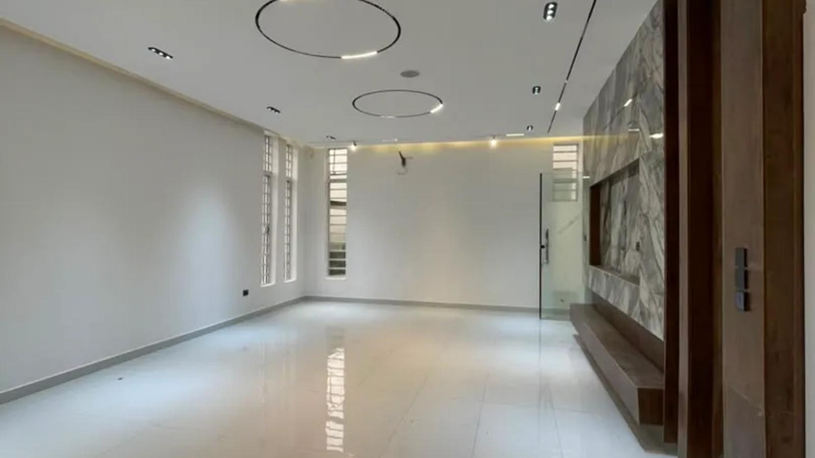 5 Bedroom Fully Detached Duplex