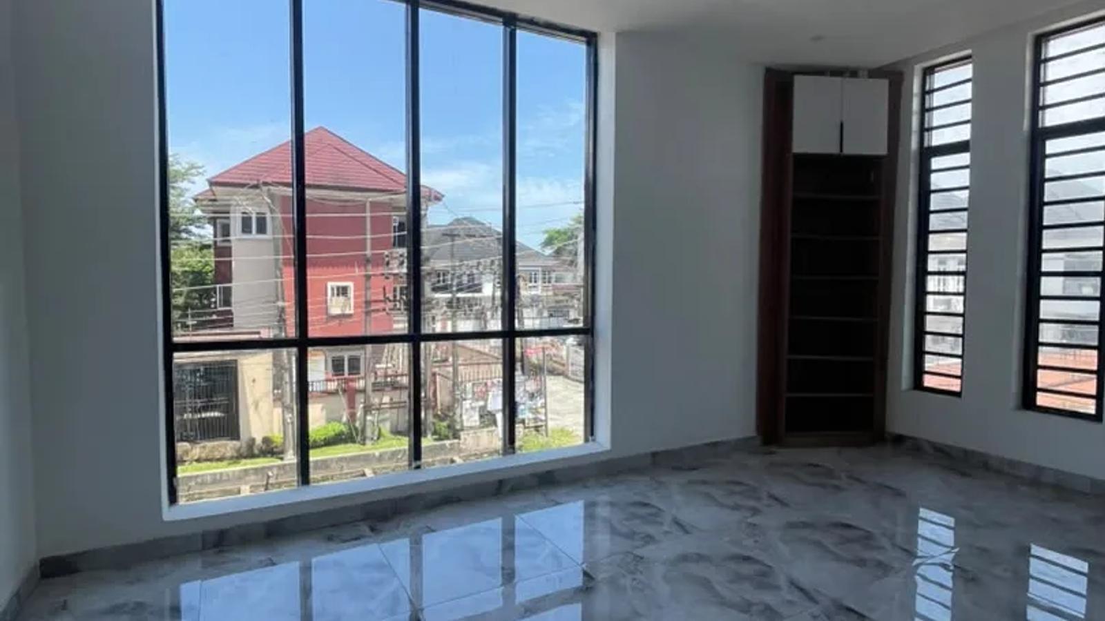 5 Bedroom Fully Detached Duplex