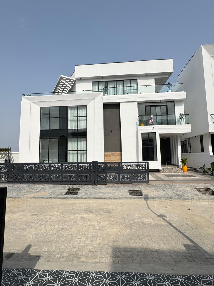 5 Bedroom