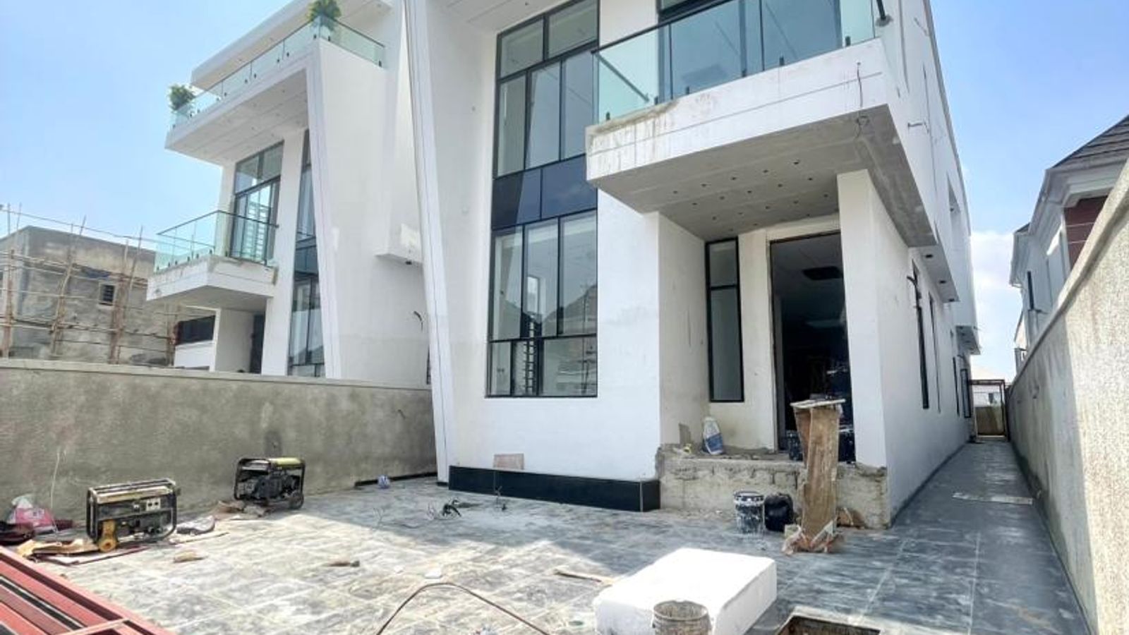 5 Bedroom Fully Detached Duplex