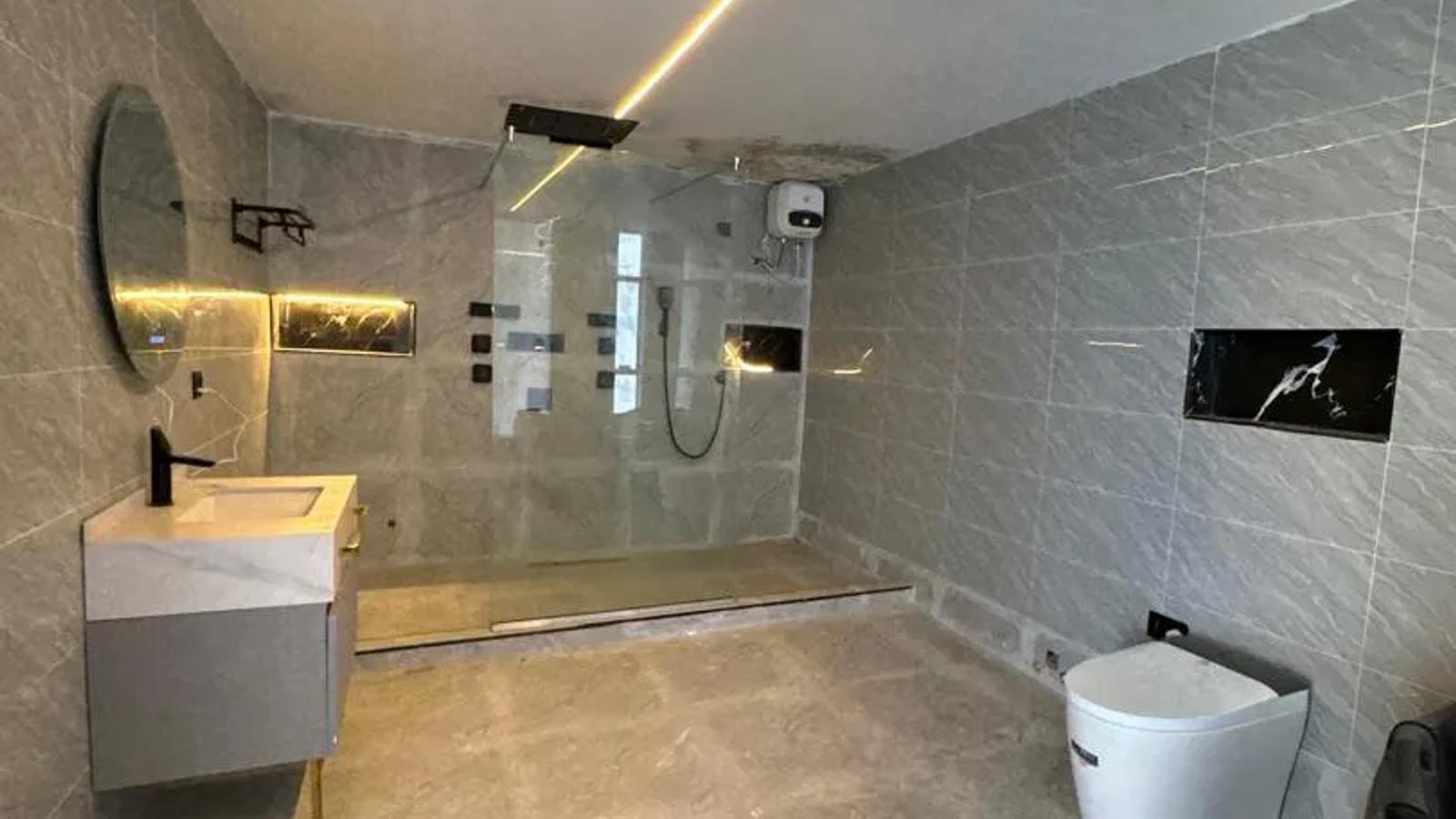 5 Bedroom Fully Detached Duplex