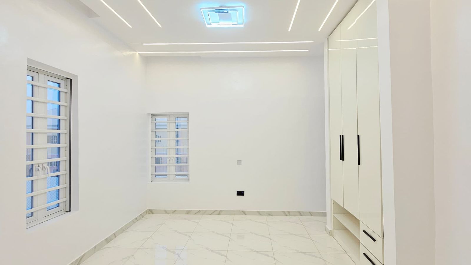 5 Bedroom Fully Detached Duplex