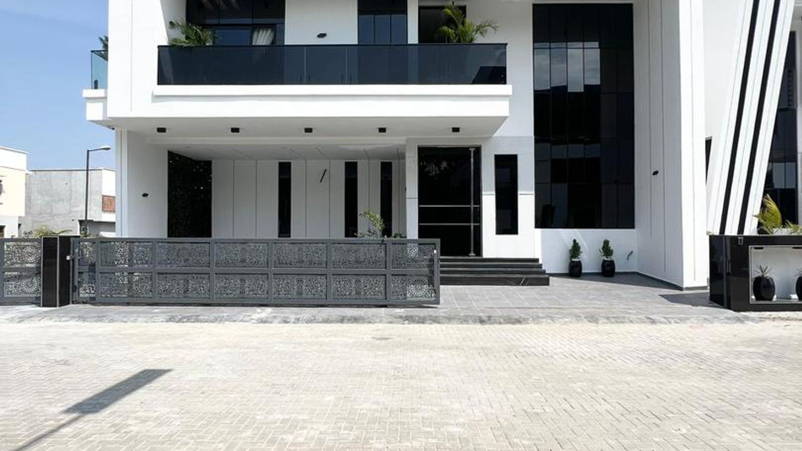 5 Bedroom Duplex