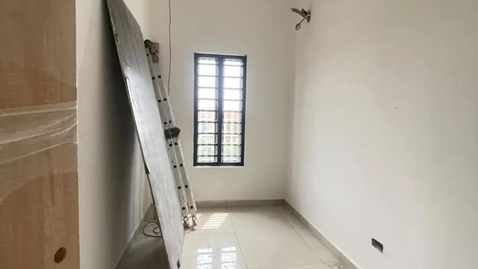 4 Bedroom Fully Detached Duplex