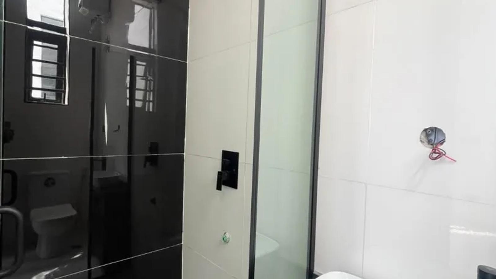 4 BEDROOM FULLY-DETACHED DUPLEX WITH BQ