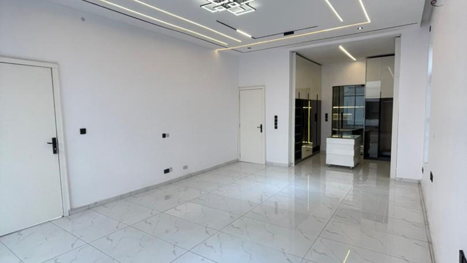 5 Bedroom Fully Detached Duplex