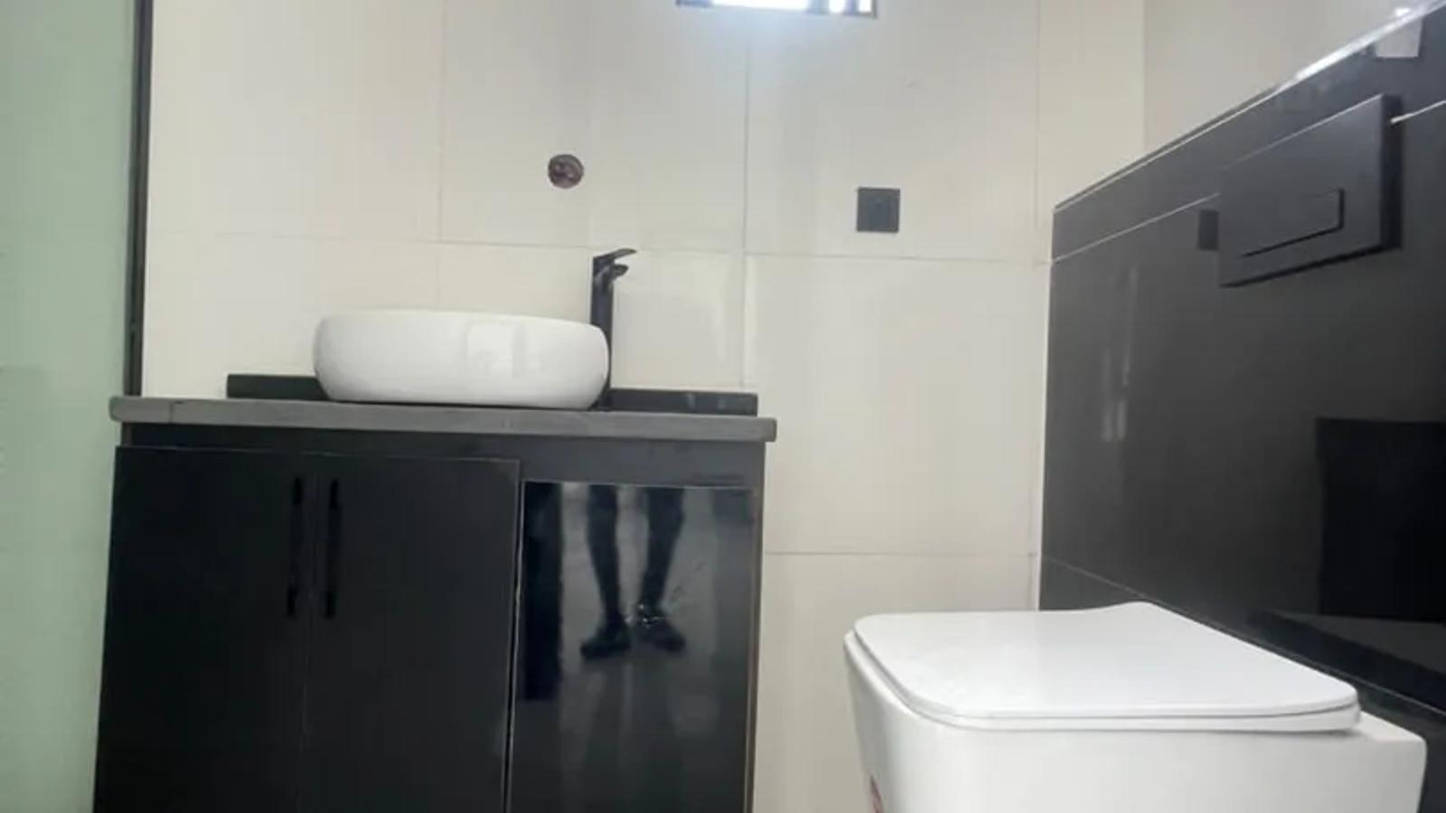 4 BEDROOM FULLY-DETACHED DUPLEX WITH BQ