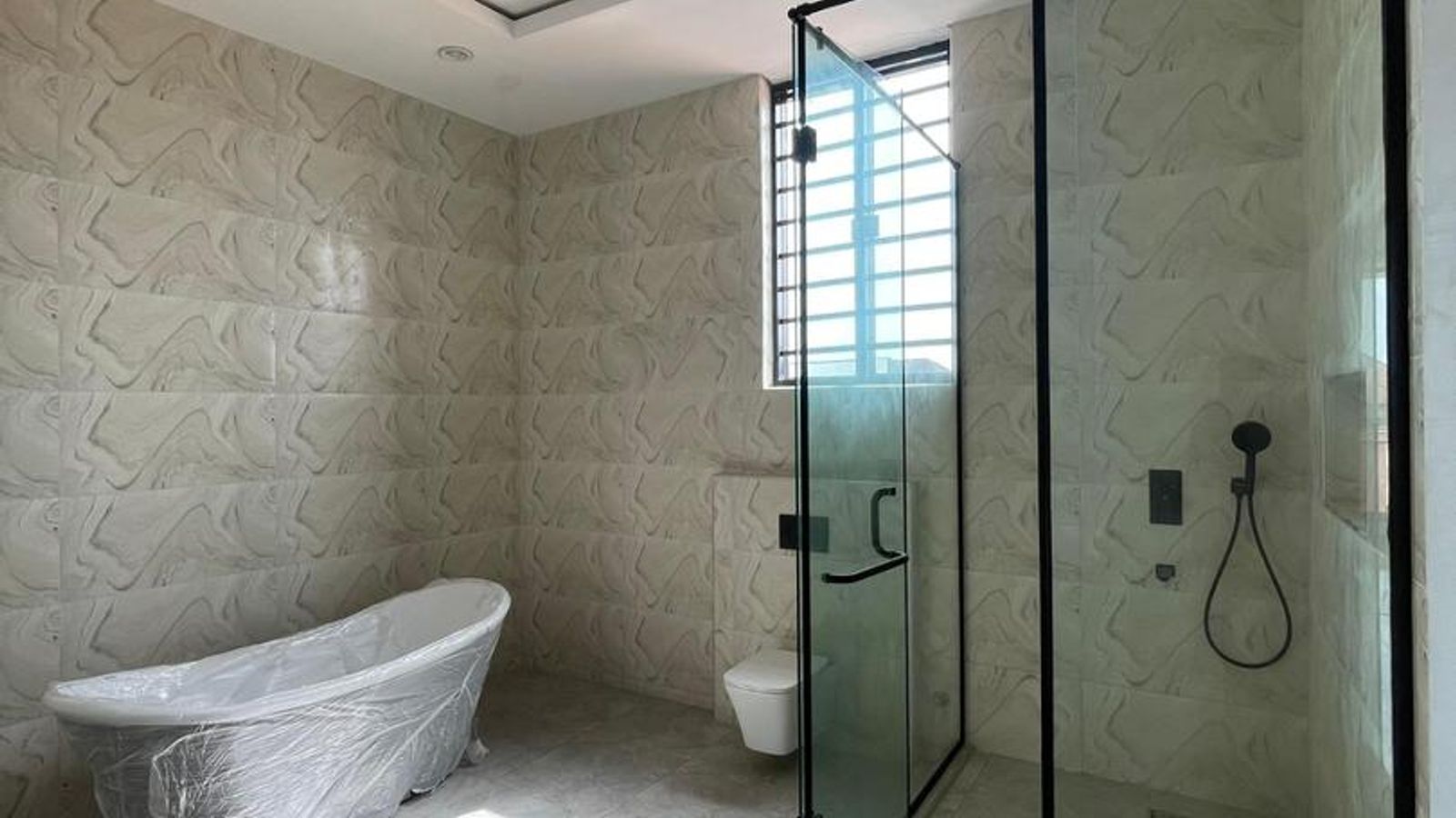 5 Bedroom Fully Detached Duplex