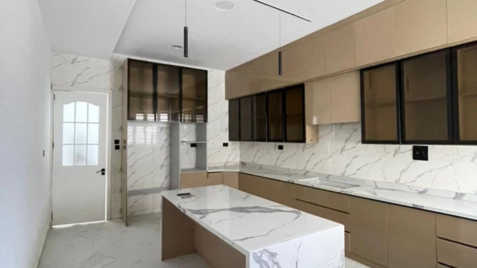 5 Bedroom Fully Detached Duplex