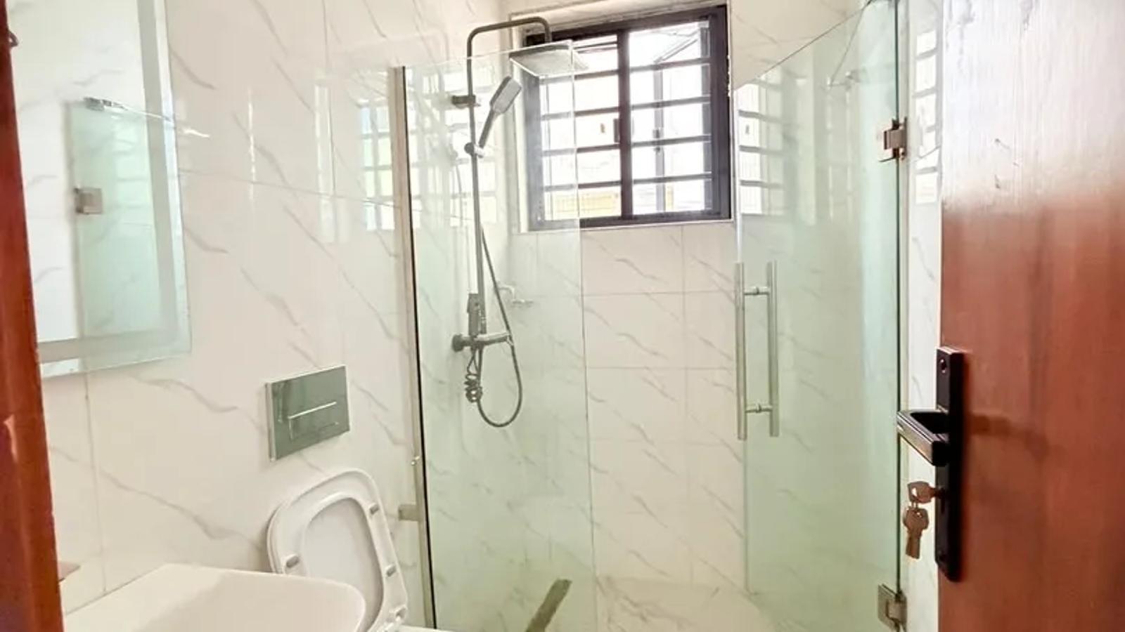 5 Bedroom Fully Detached Duplex
