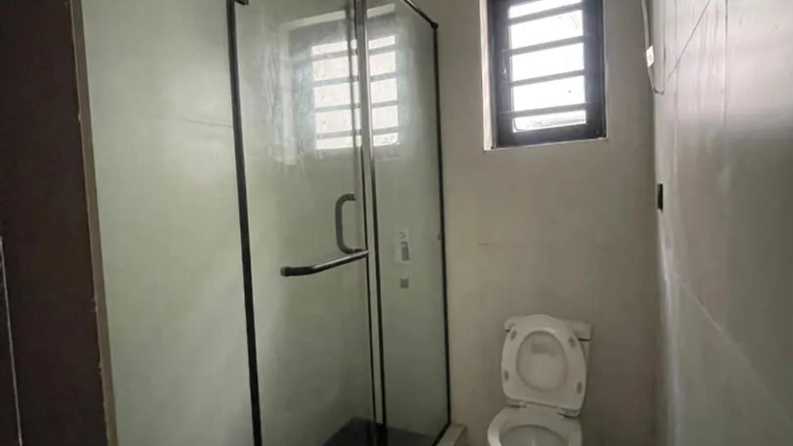 5 Bedroom Fully Detached Duplex