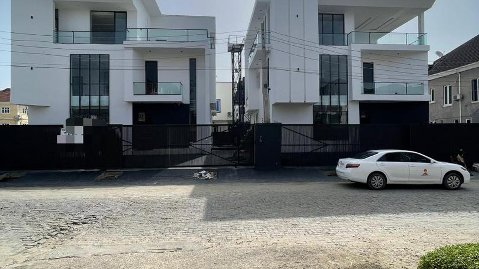 5 Bedroom Fully Detached Duplex
