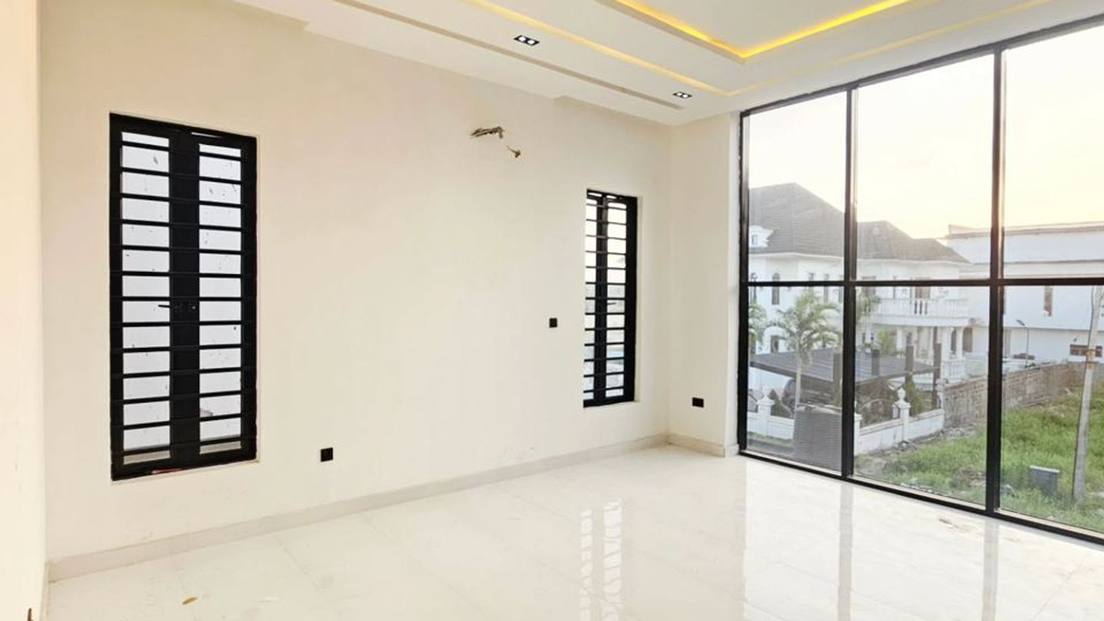 5 Bedroom Fully Detached Duplex