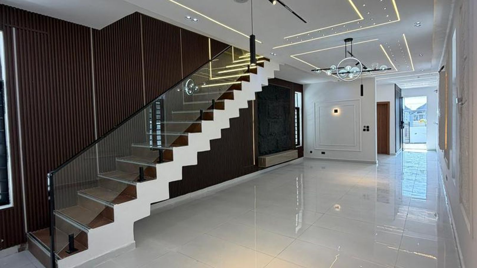 5 Bedroom Fully Detached Duplex