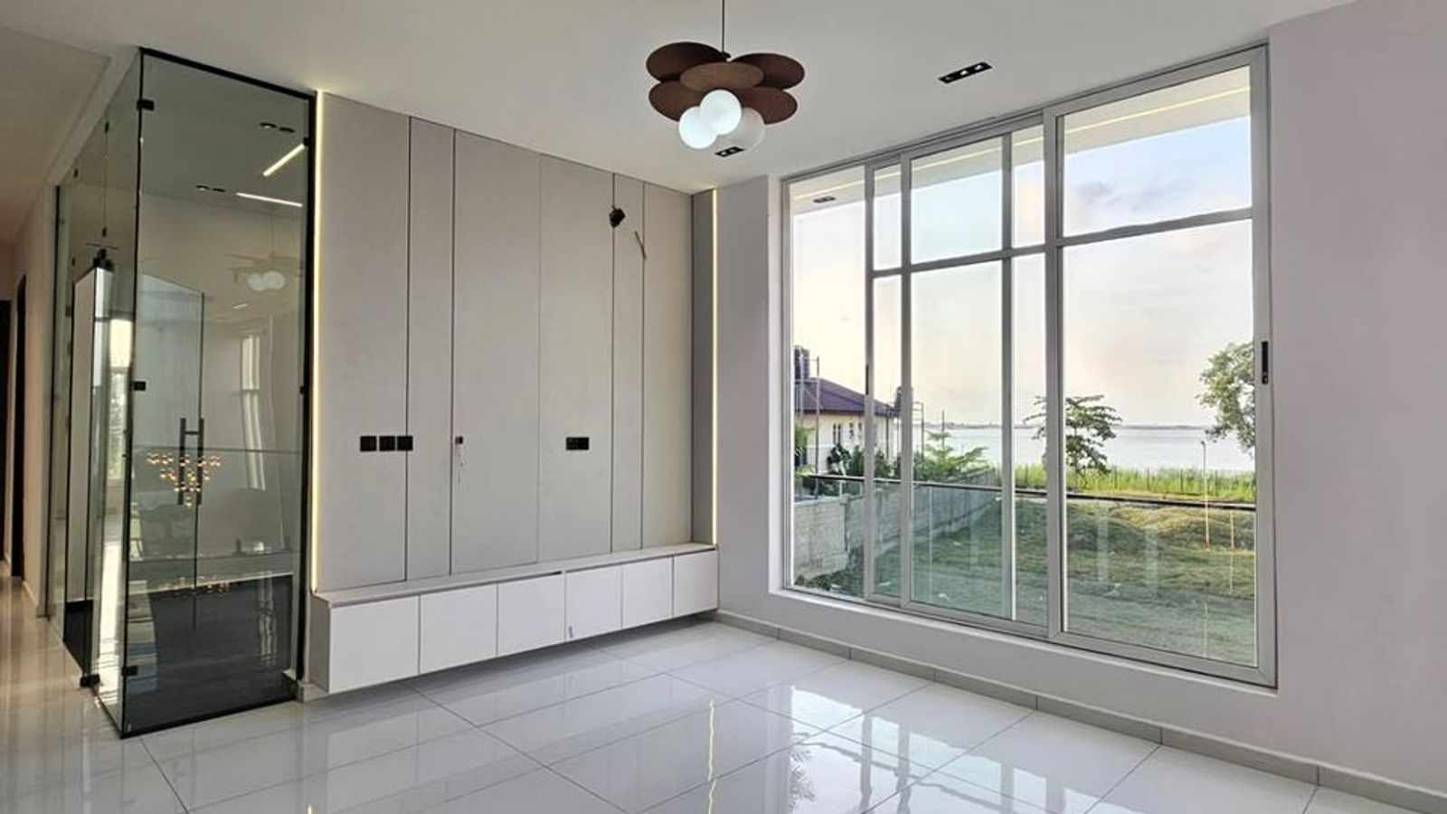 5 Bedroom Fully Detached Duplex