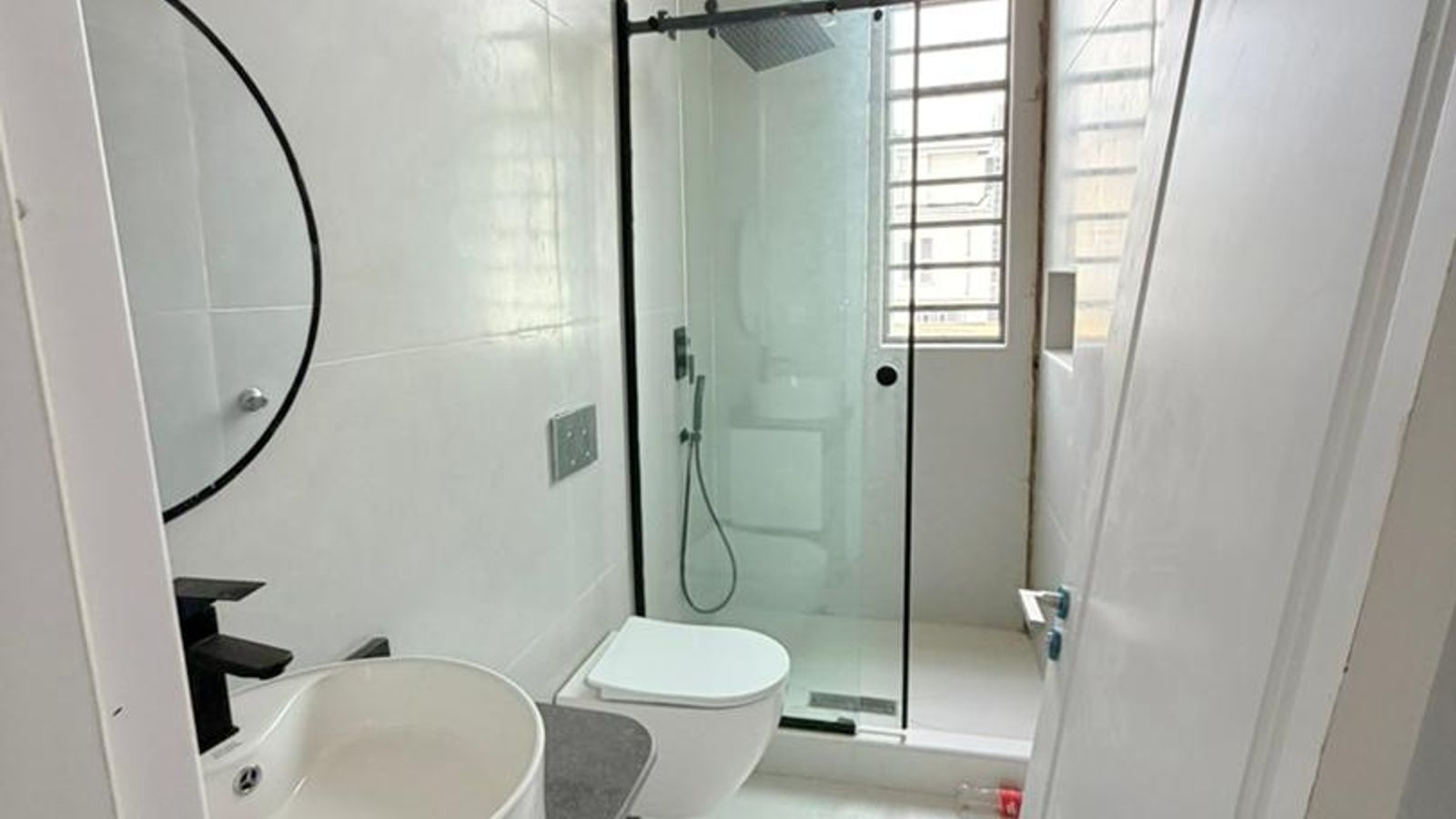 5 Bedroom Fully Detached Duplex