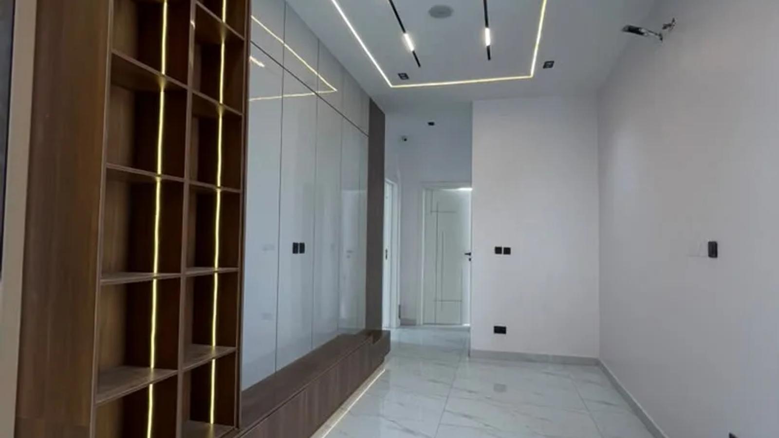5 Bedroom Fully Detached Duplex