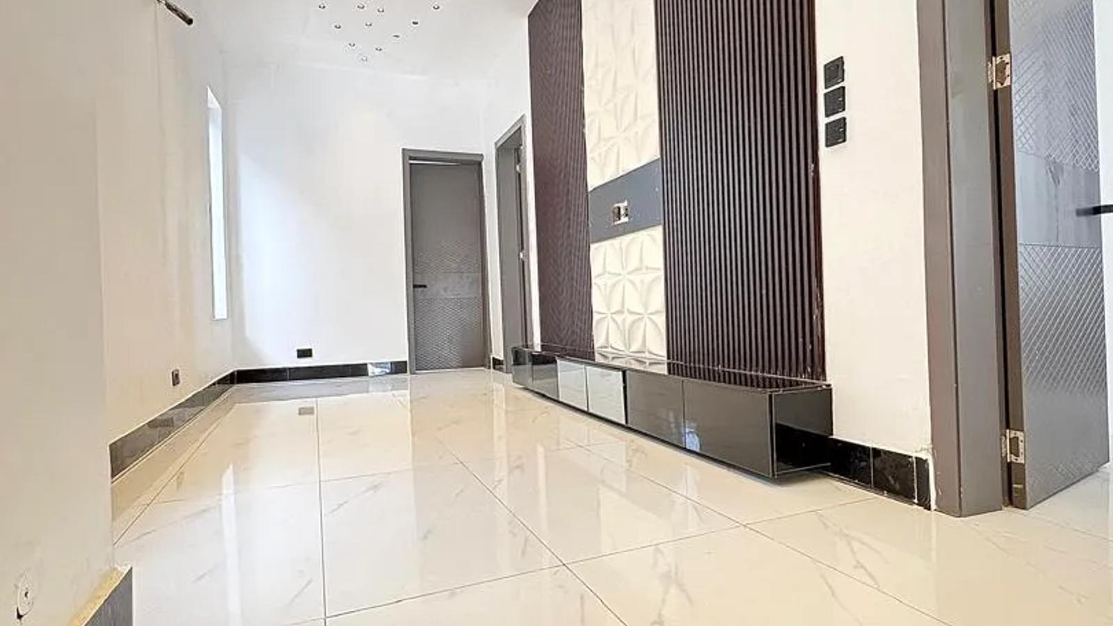 5 Bedroom Fully Detached Duplex