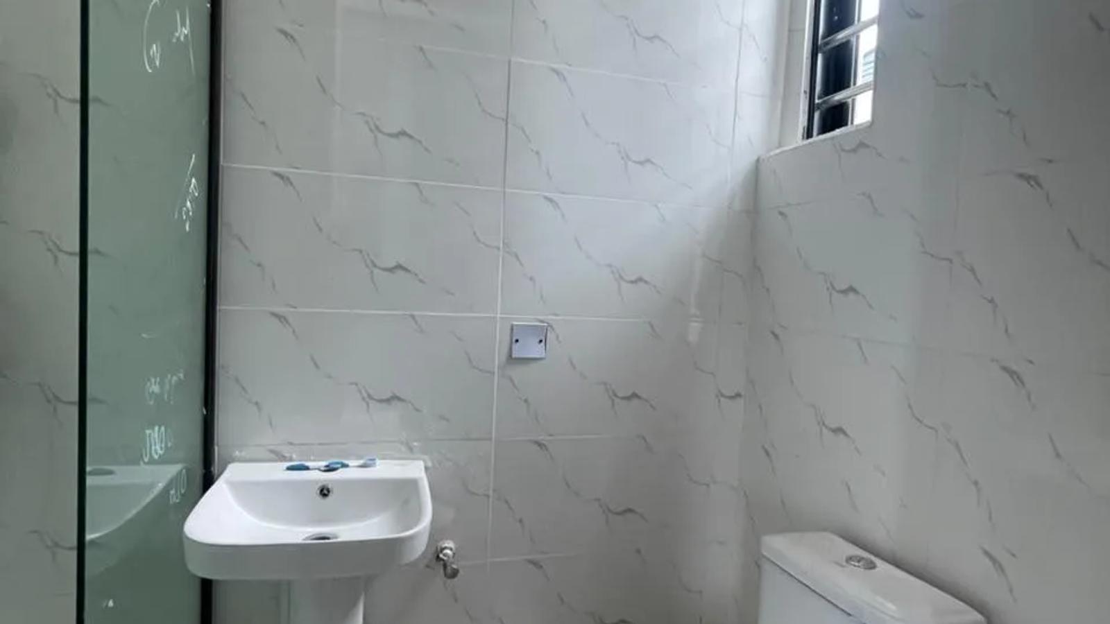 5 Bedroom Fully Detached Duplex