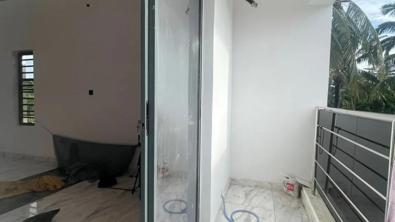 4 BEDROOM TERRACE WITH BQ
