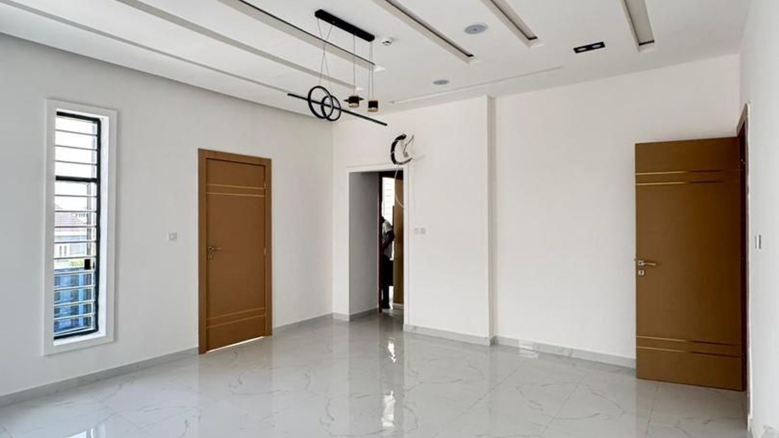 5 Bedroom Fully Detached Duplex